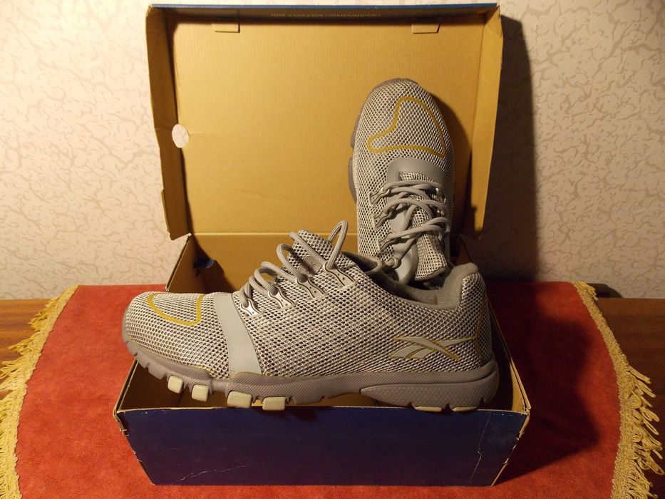 Кроссовки мужские REEBOK из очень старых запасов . 45 размер . НОВЫЕ .