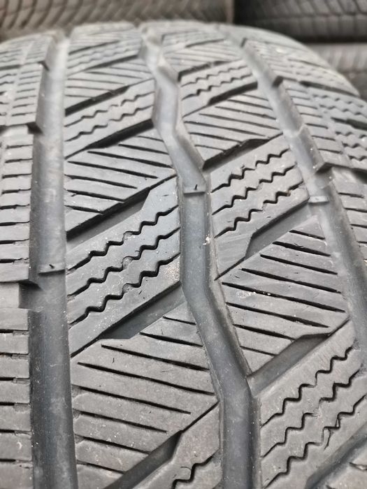 bus zima Hankook 215/65/16C z 2021r 7.5mm 2szt