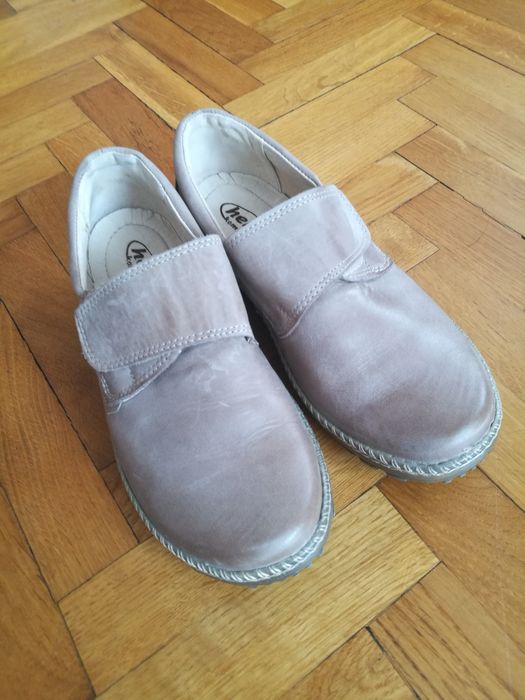 Nowe buty ze skóry