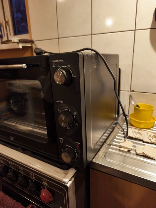 Nowy duży piekarnik