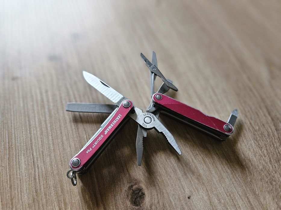 Multitool leatherman squirt ps4