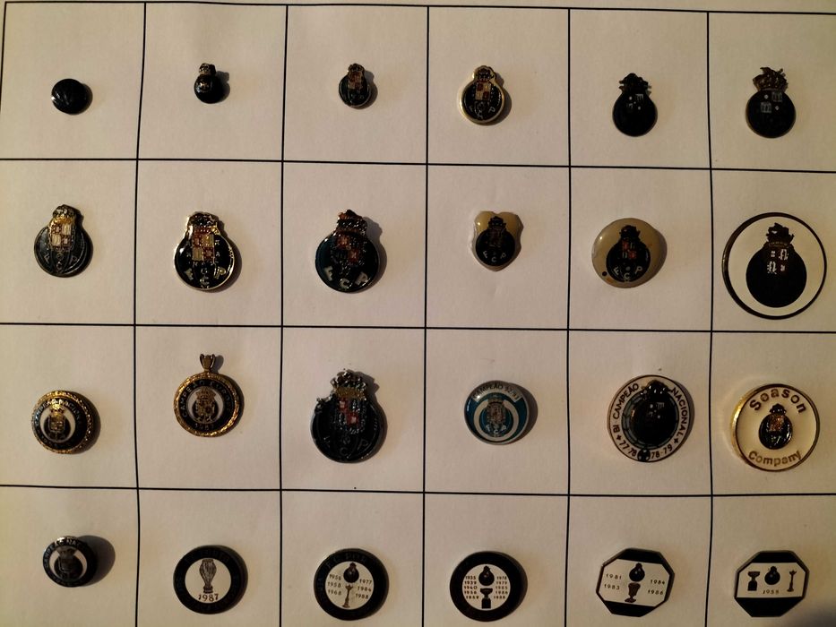 Colecção de 116 emblemas todos diferentes do Futebol Clube do Porto.