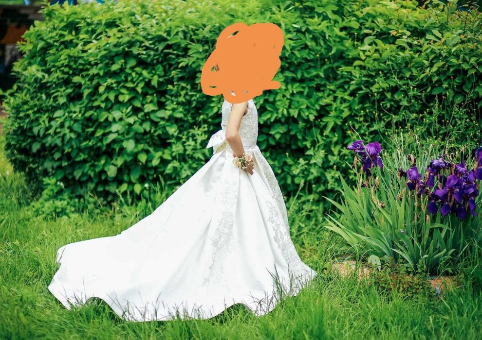 Продам плаття на причастя.