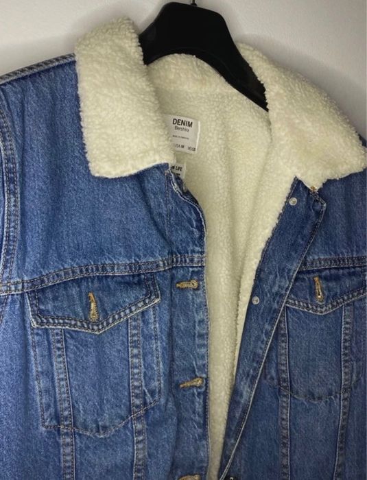 Casaco oversized de ganga com pelo da Bershka