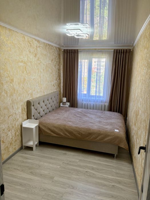 3-х кімнатна квартира подобово Соборності 42