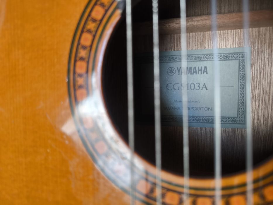 Guitarra Yamaha CGS103A