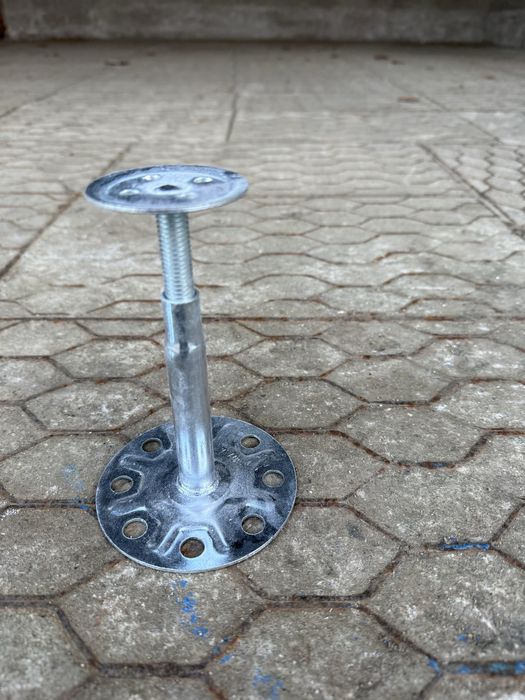 Wspornik do podlog technicznych