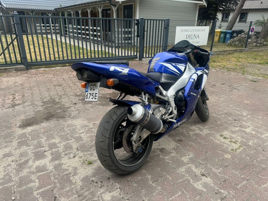 Motor Yamaha R1  110kW