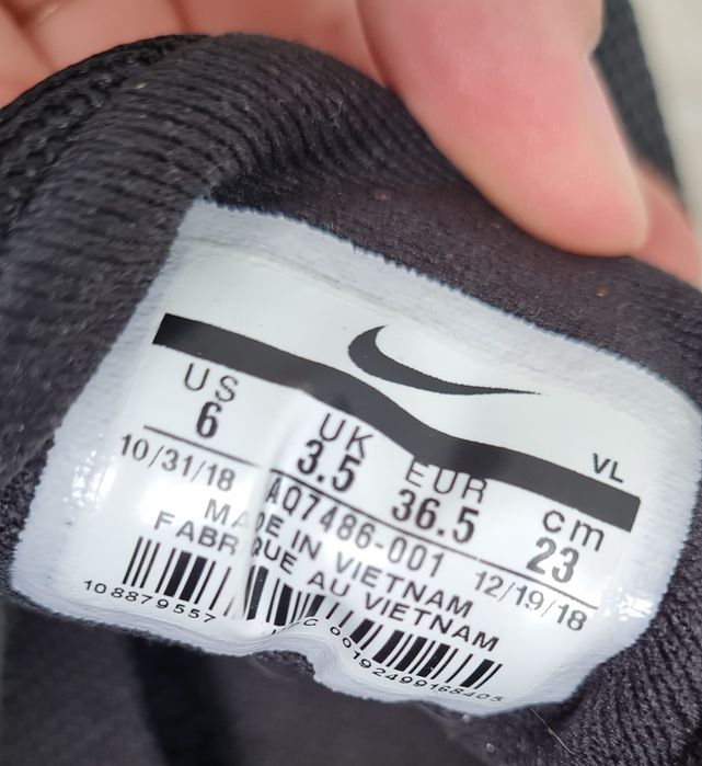 Czarne adidasy nike
Buty do biegania, na trening
 36.5
Wkładka 23