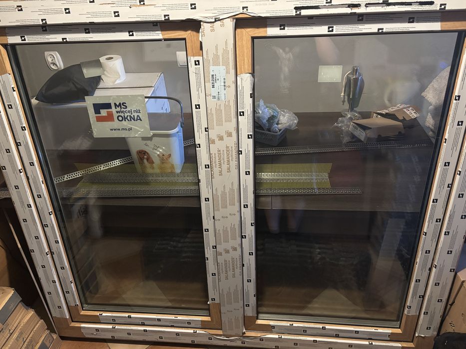 Okno ścienne nowe