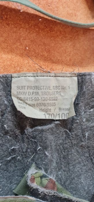 Fato camuflado impermeável