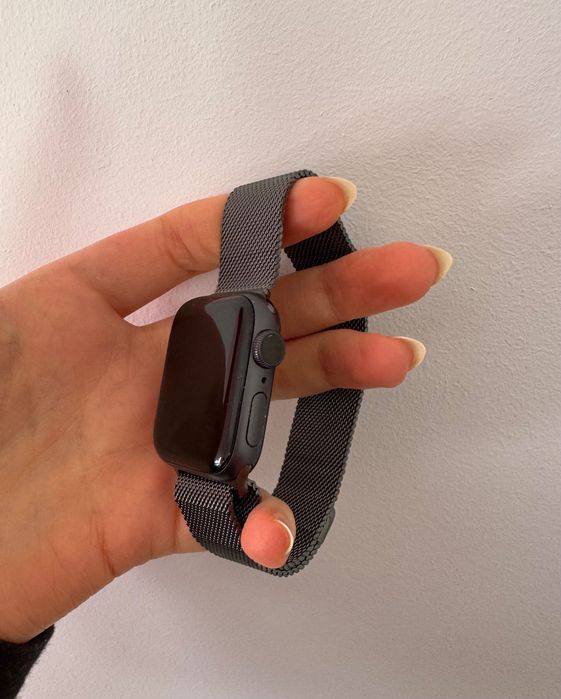 Apple Watch series 6 40mm + Milanese loop + USB ładowarka