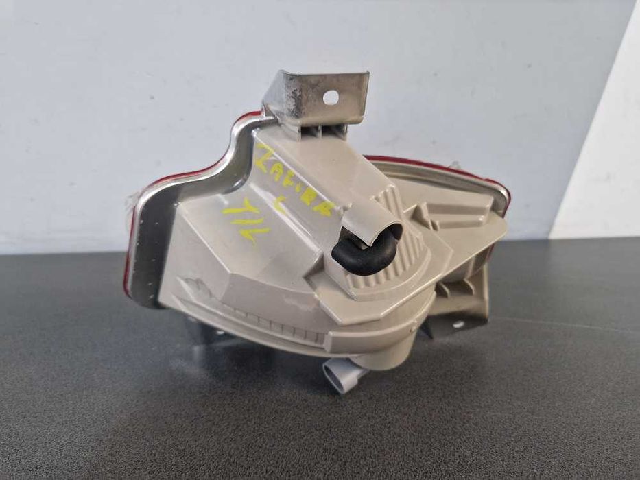 Opel Zafira C Lampa W Zderzak Lewy Tył
