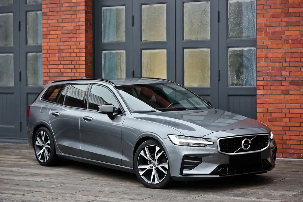 Volvo V60 2.0D4 190PS R-DESIGN automat FULL LED skóra SHADOWLINE kamera IGŁA