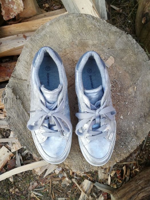 Продам жіночі кросівки Graceland