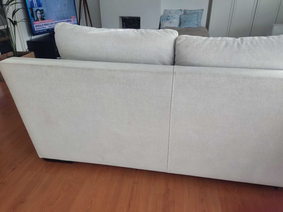 Sofá de dois lugares