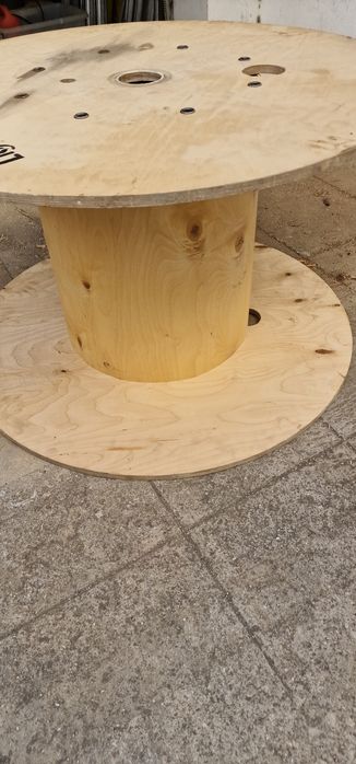 Bobines de madeira e palete