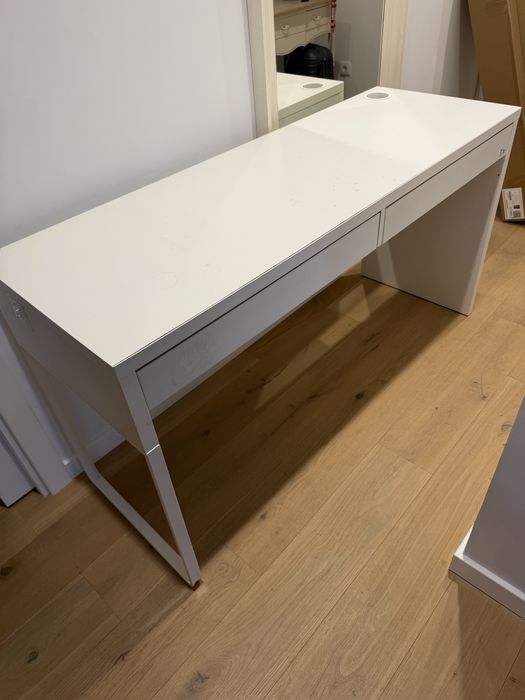 secretária branca do IKEA, modelo MICKE