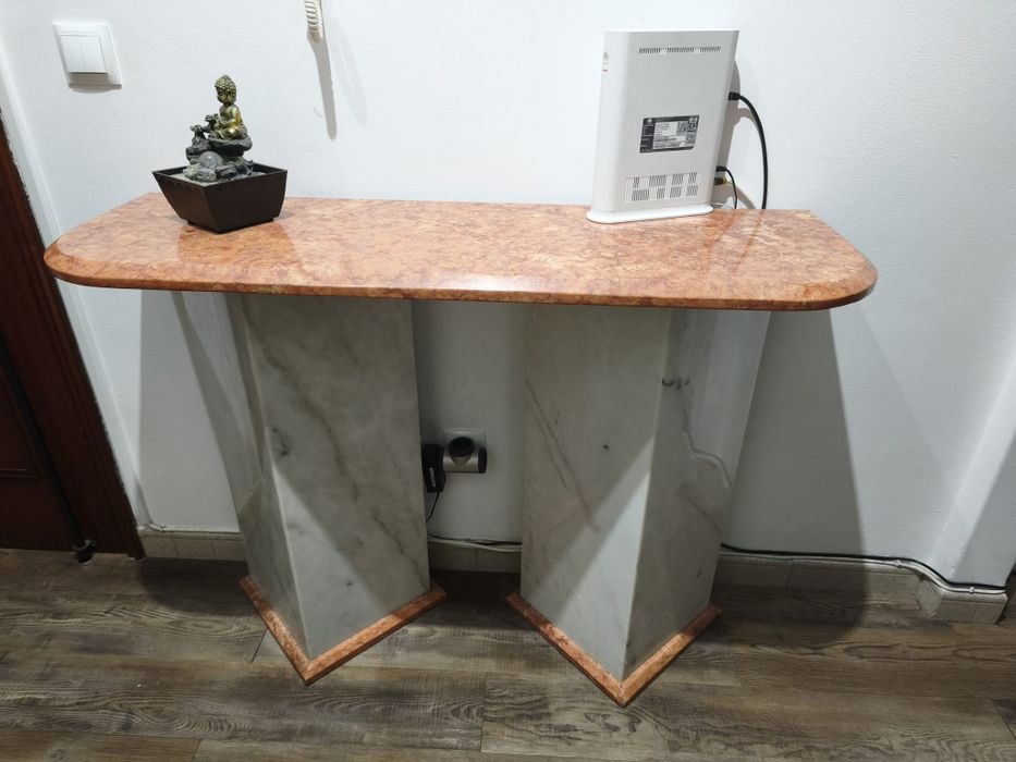 Mesa em Mármore  Alta