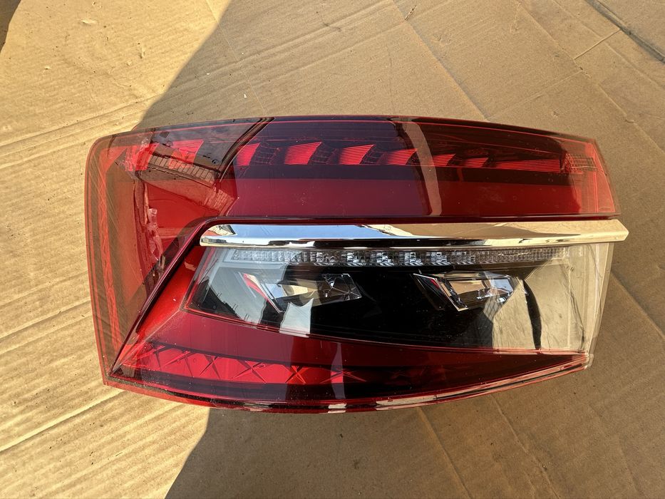 фонарь стоп задний левый skoda superb 3 шкода суперб    3v9.945 .207