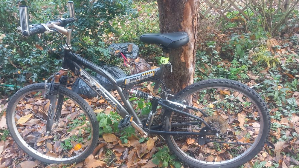 Sprzedam rower męski R26 w dobrym stanie. Sprawny.