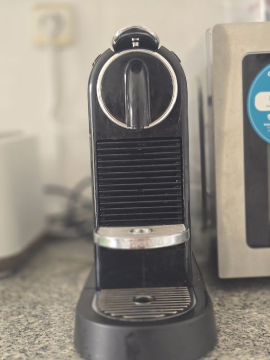 Máquina nespresso como nova