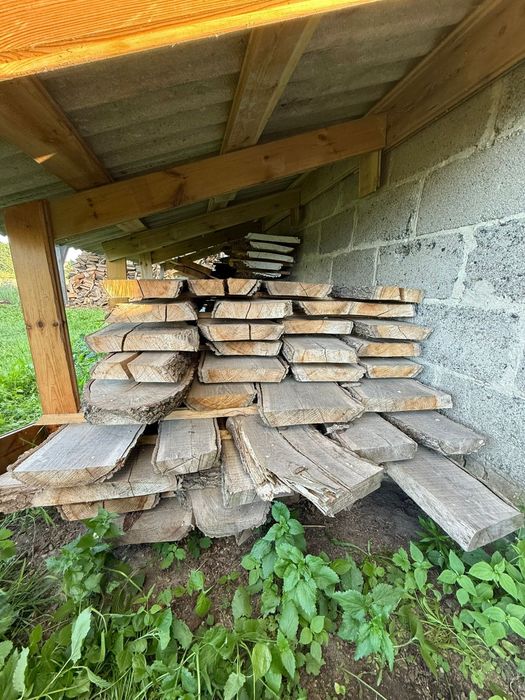 Deski dębowe 5–6 cm, sezonowane 3 lata, szerokie, ok. 3,3 m³