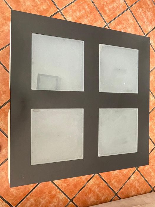 Mesa de centro com asseentos