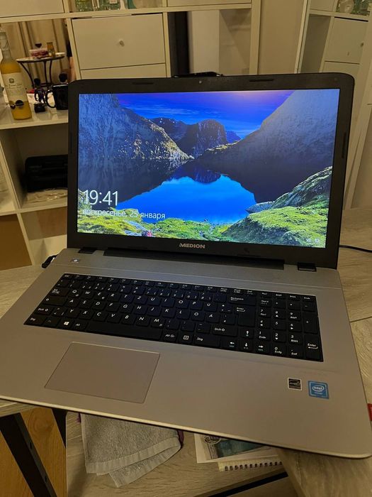 Ноутбук  17 для учебы.