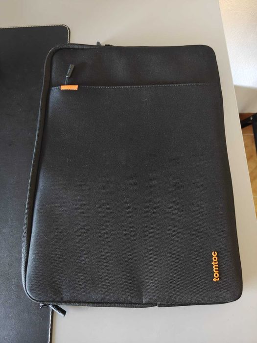 Capa Tomtoc 360° – MacBook Pro 16"