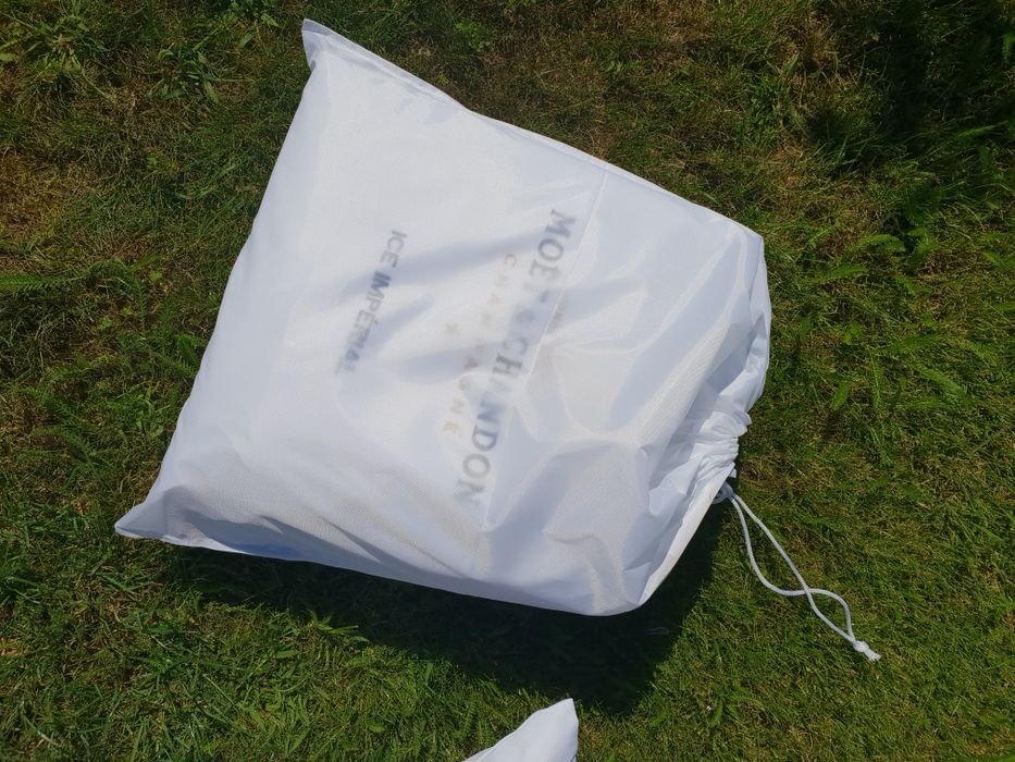 Oryginalne poduszki Moet & Chandon wyszywane ORYGINALNE jacht