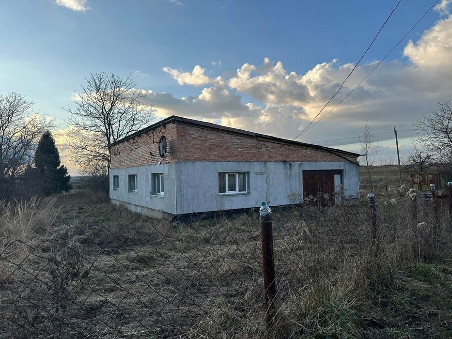 Будинок з 15 сот землі