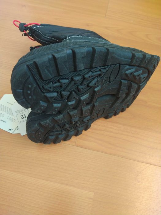 Botas de criança neve inverno nunca usadas.