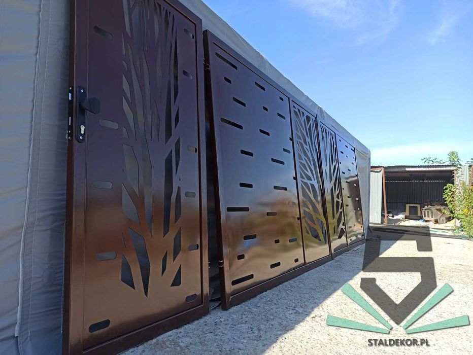 Brama przesuwna 5x1,5m wycinana laserowo, CNC,  panelowa.  Corten