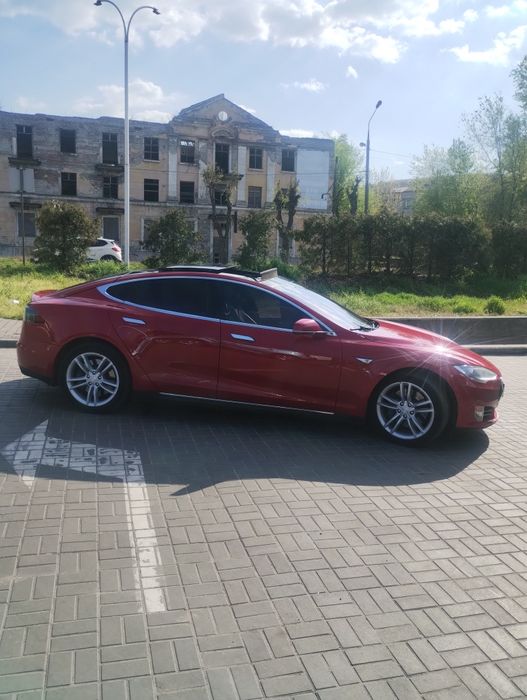 Tesla Model S 2016