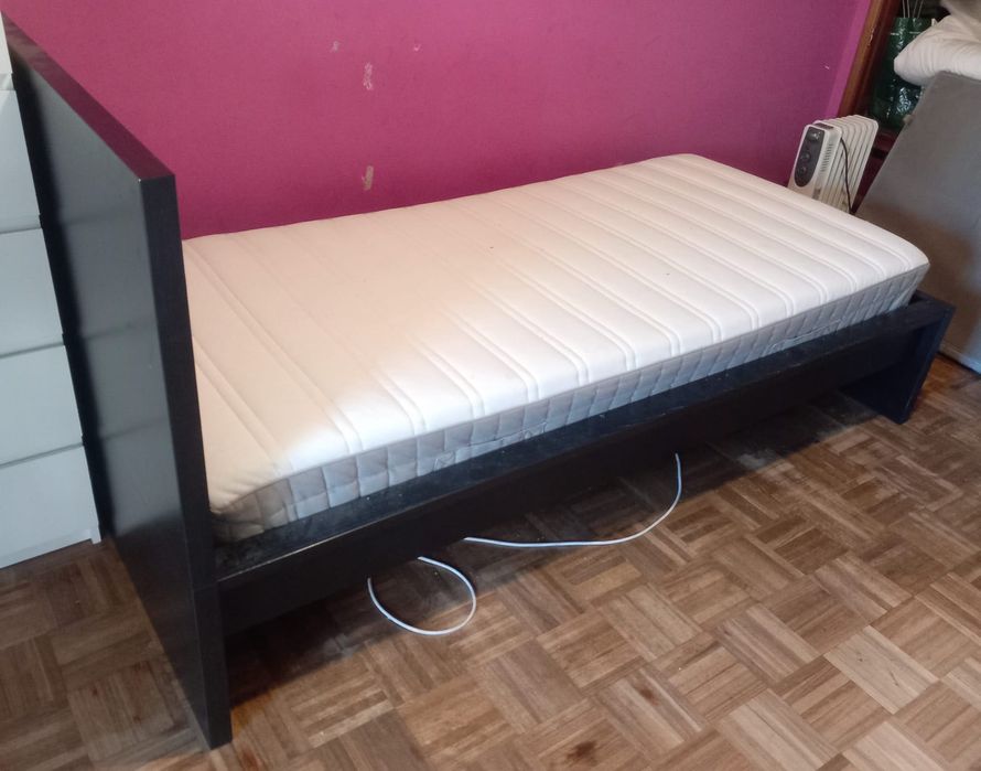 Cama individual,  MALM com colchão