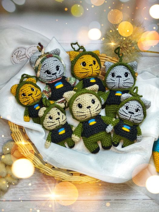Військовий котик брелок