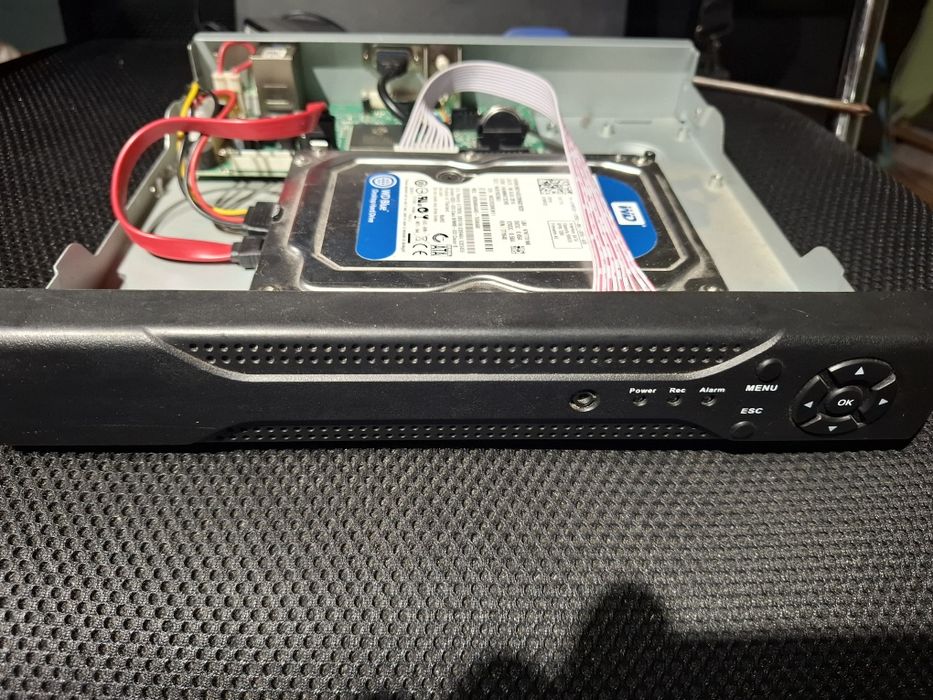 Rejestrator ip kenik.  Do monitoringu z dyskiem.