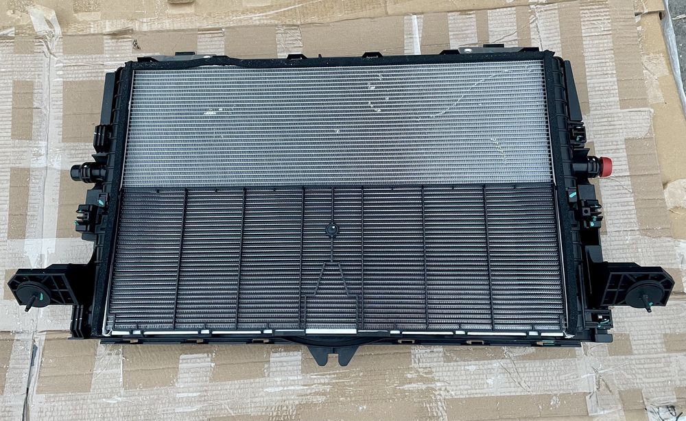 Диффузор вентилятора системы охлаждения Tesla Model Y Model 3