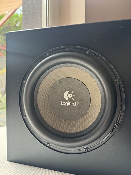 Logitech Z906 zestaw + kabel optyczny 5m
