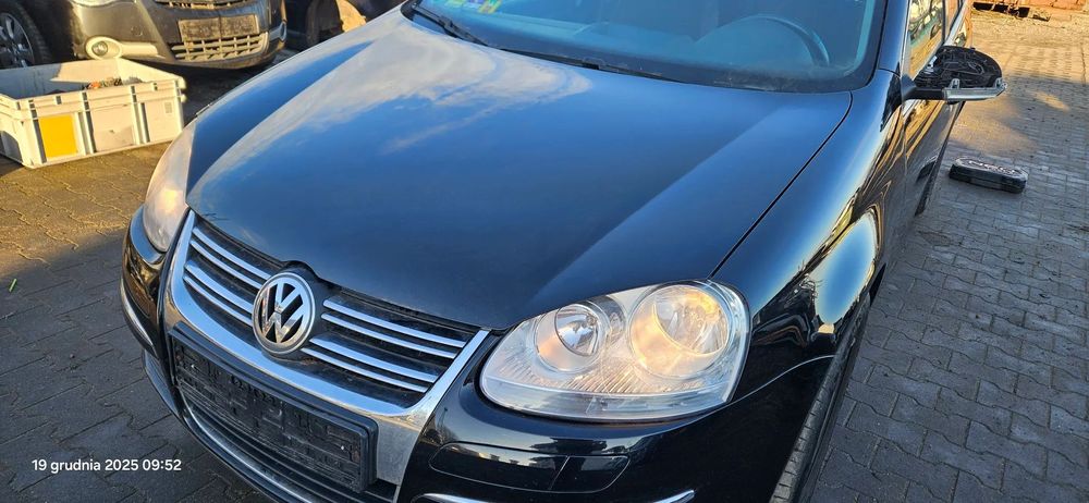 Maska pokrywa VW Golf 5 V kombi Jetta 2008r L041