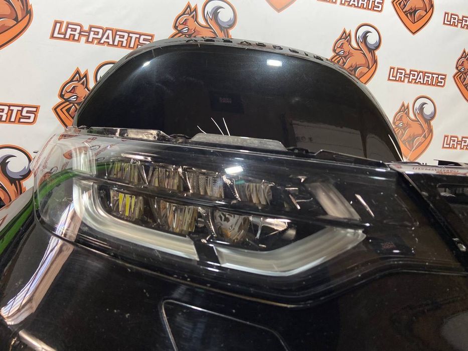 Бампер передній Land Rover Discovery 5