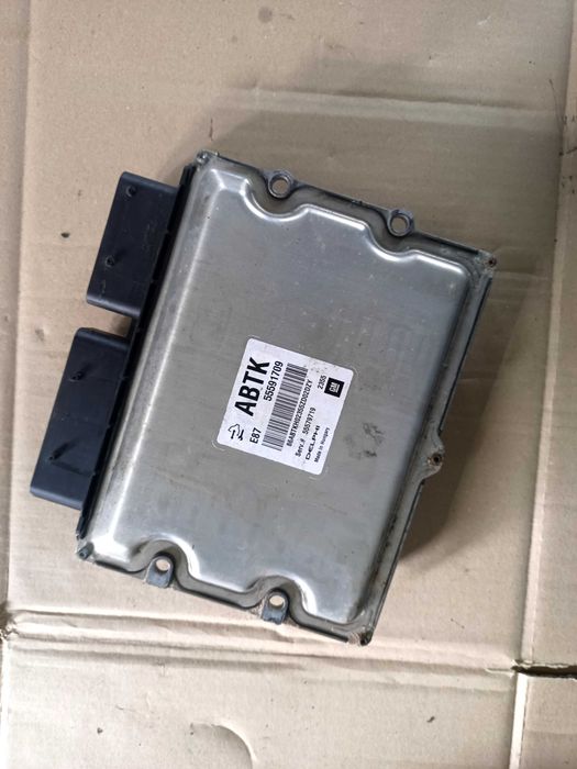 Komputer sterownik silnika Opel Mokka 1.7 CDTI 55591709