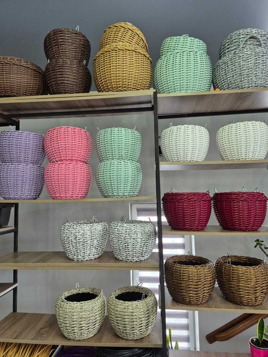 Стильні дровітні, кашпо з ротангу у Дрогобичі