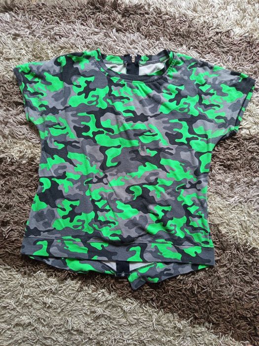 Zielono-szara bluzką moro