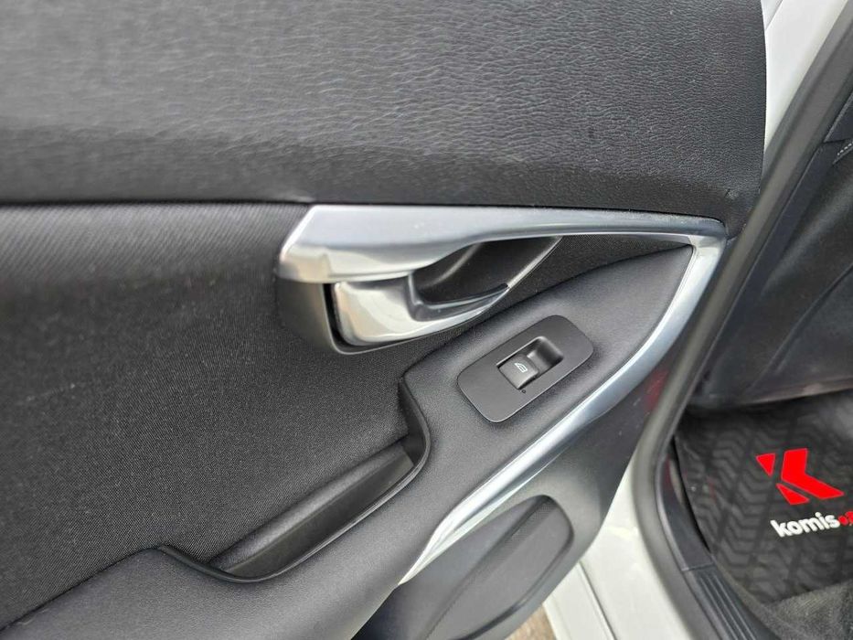 Продам  Volvo V40 2013. Можна в розстрочку, під викуп.