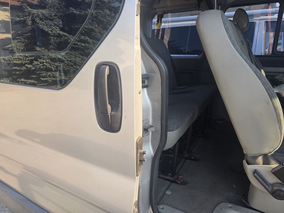 Nissan Primaster 2.5 2004 8 osob