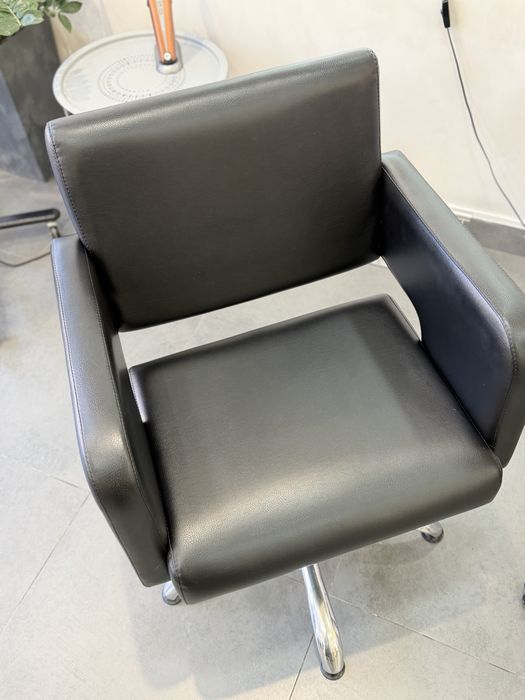 Перукарьске крісло