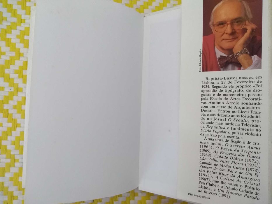 Cão Velho entre flores– Batista-Bastos - 2 Exemplares –