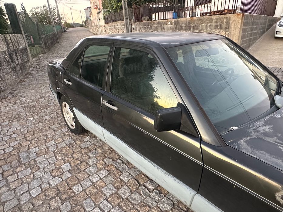 Mercedes 190d.